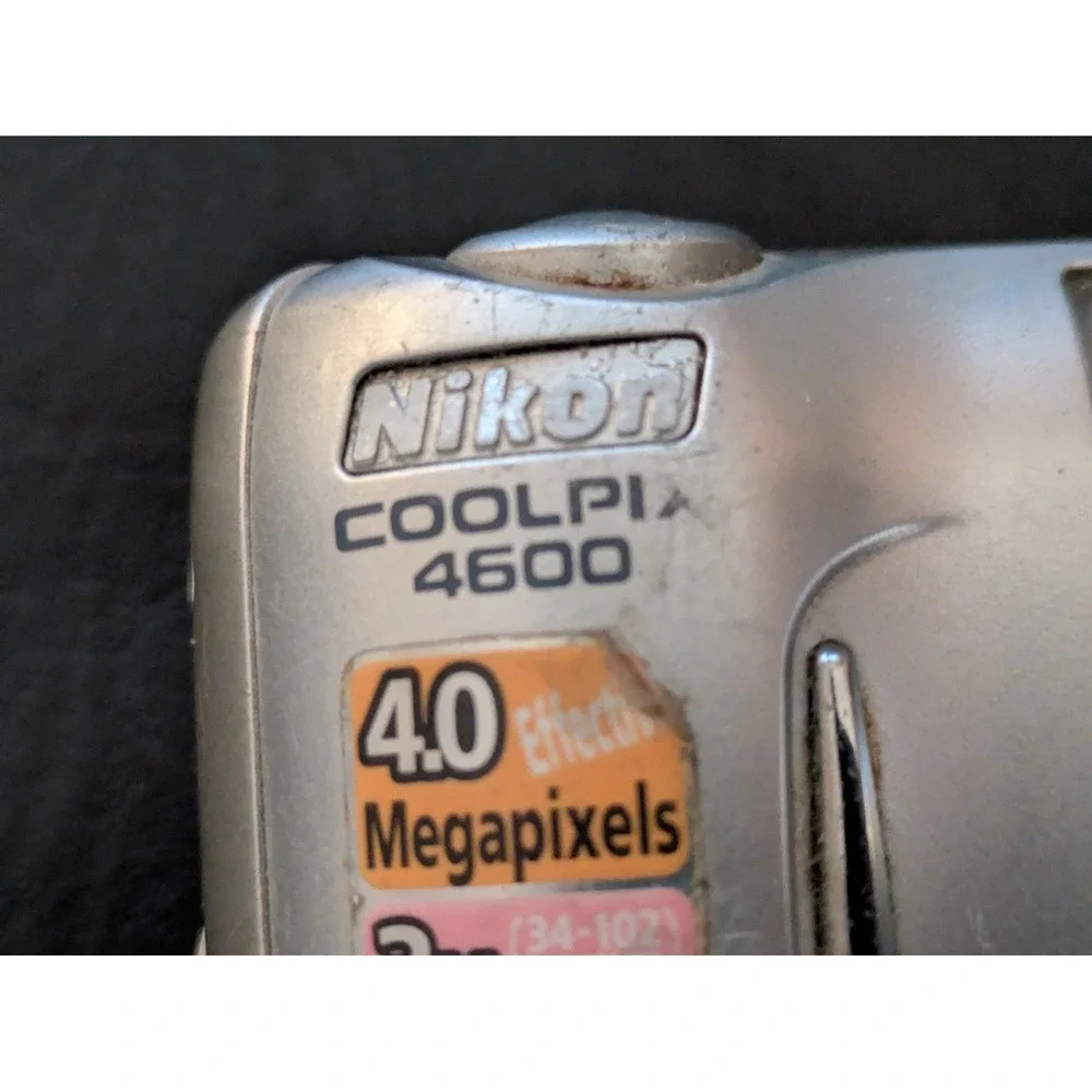 Nikon Coolpix 4600 Digital Camera Silver 4 Megapixels 3x Optical Zoom Works